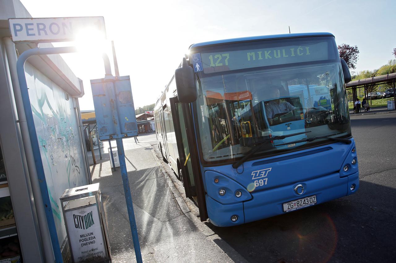 15.04.2015., Zagreb - Vozni red na autobusnoj liniji 127 Cernomerec - Mikulici nedavno je promijenjen te su korisnici te linije ostali neugodno iznenadjeni smanjenjem opsega voznji. Photo: Jurica Galoic/PIXSELL    Photo: Jurica Galoic/PIXSELL  