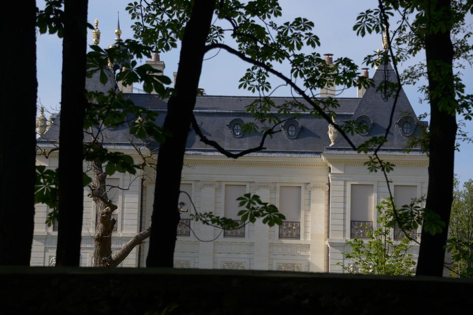 Kim Kardashian And Kanye West's Wedding Castle - Louveciennes