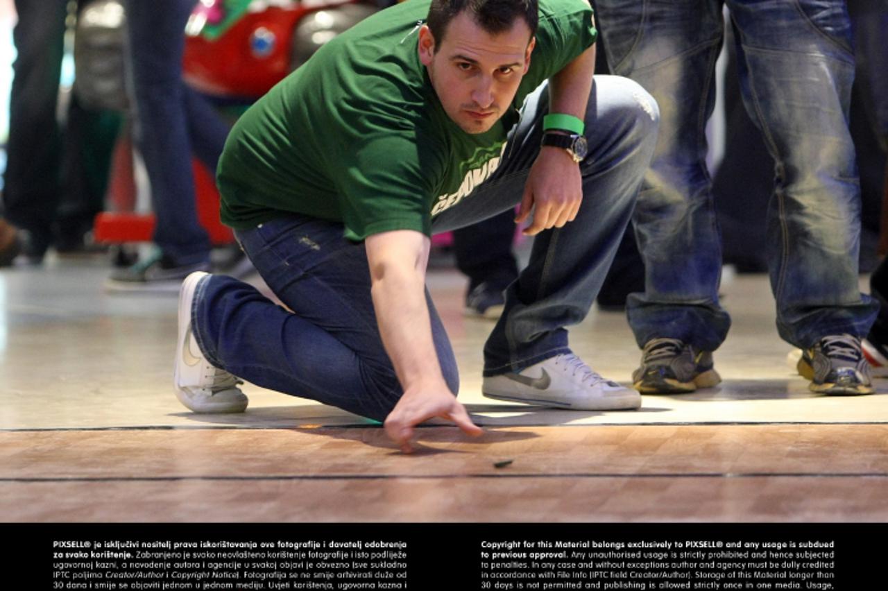 '05.10.2013., Zagreb, Arena centar - Natjecanje osam skupina u Cepovanju, pobjednik je dobio 100 litara pan piva.  Photo: Luka Stanzl/PIXSELL'