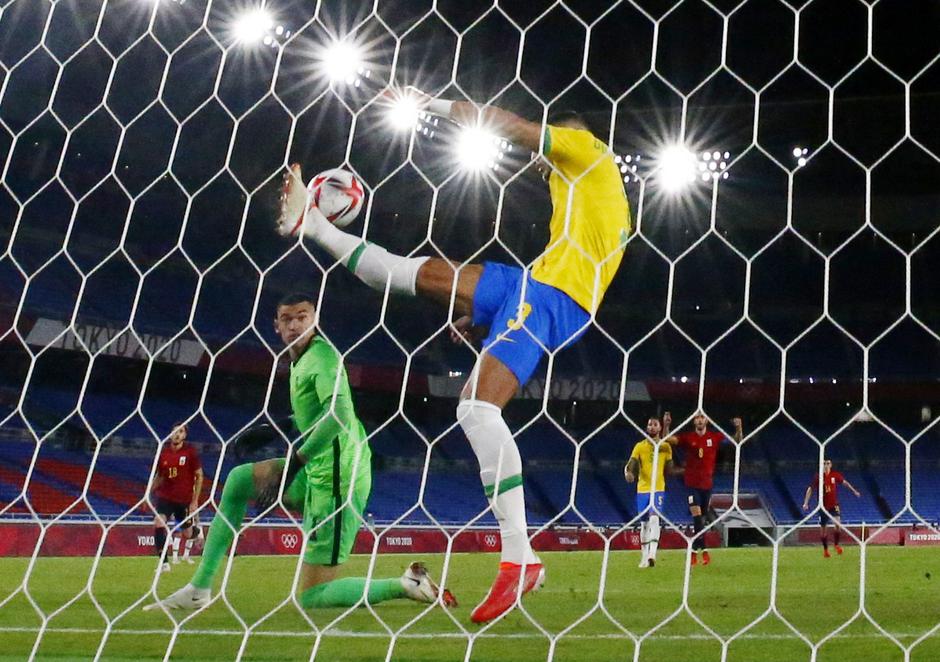 Soccer Football - Men - Gold medal match - Brazil v Spain