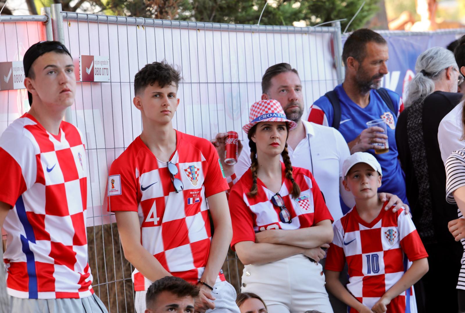 28.06.2021.,Split - Navijaci u fan zoni na splitskom Zvoncacu prate utakmicu izmedju Hrvatske i Spanjolske.
Photo:Ivo Cagalj/PIXSELL