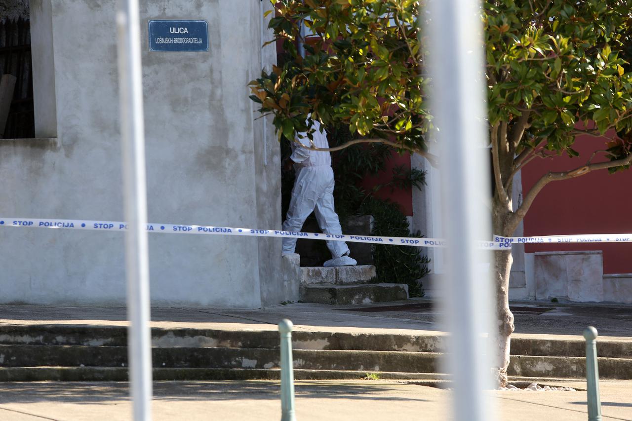 Mali Lošinj: Policijski očevid u kući gdje je ubijena ženska osoba