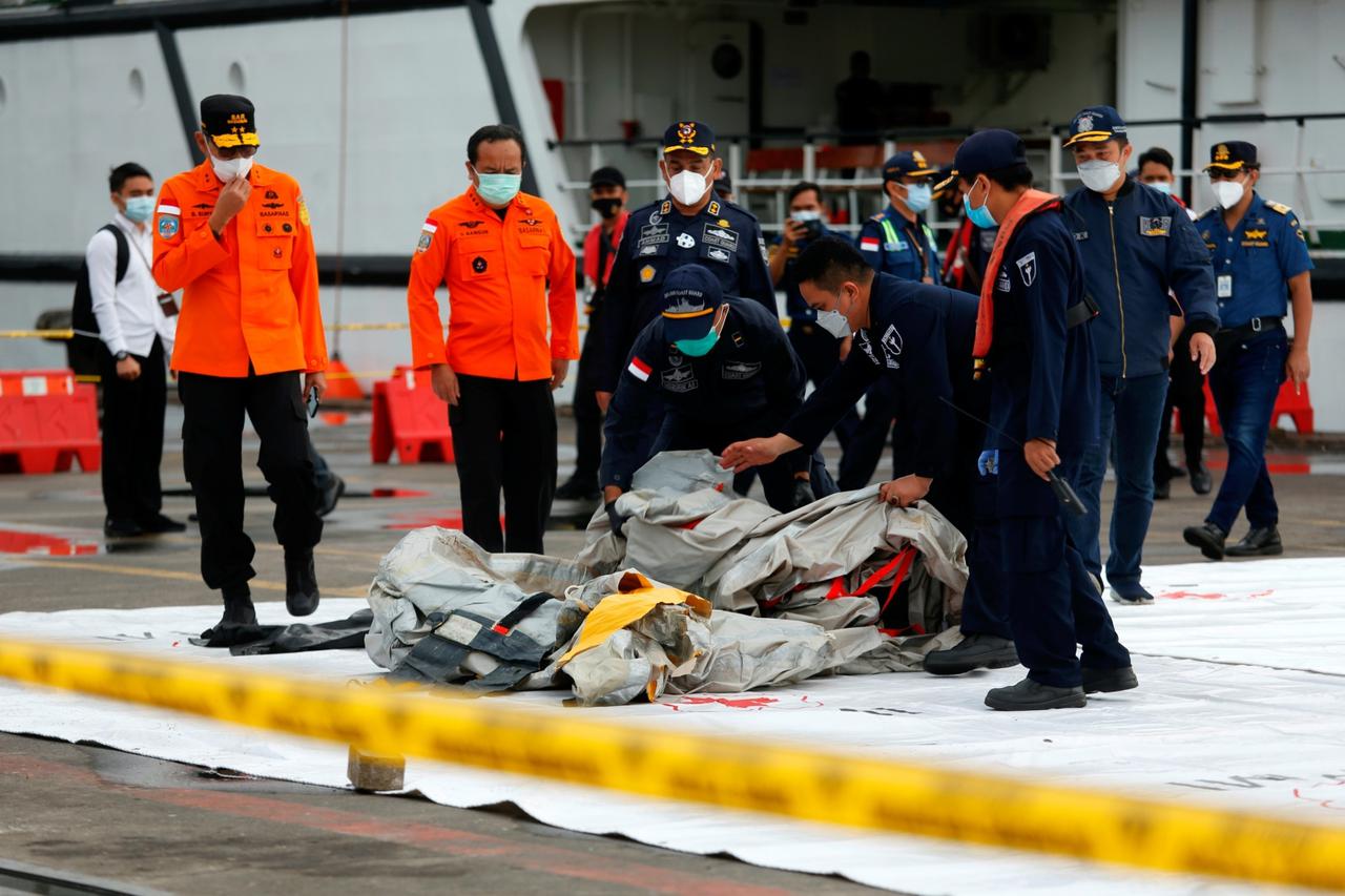 Indonesia continues search for debris of Sriwijaya Air flight SJ 182