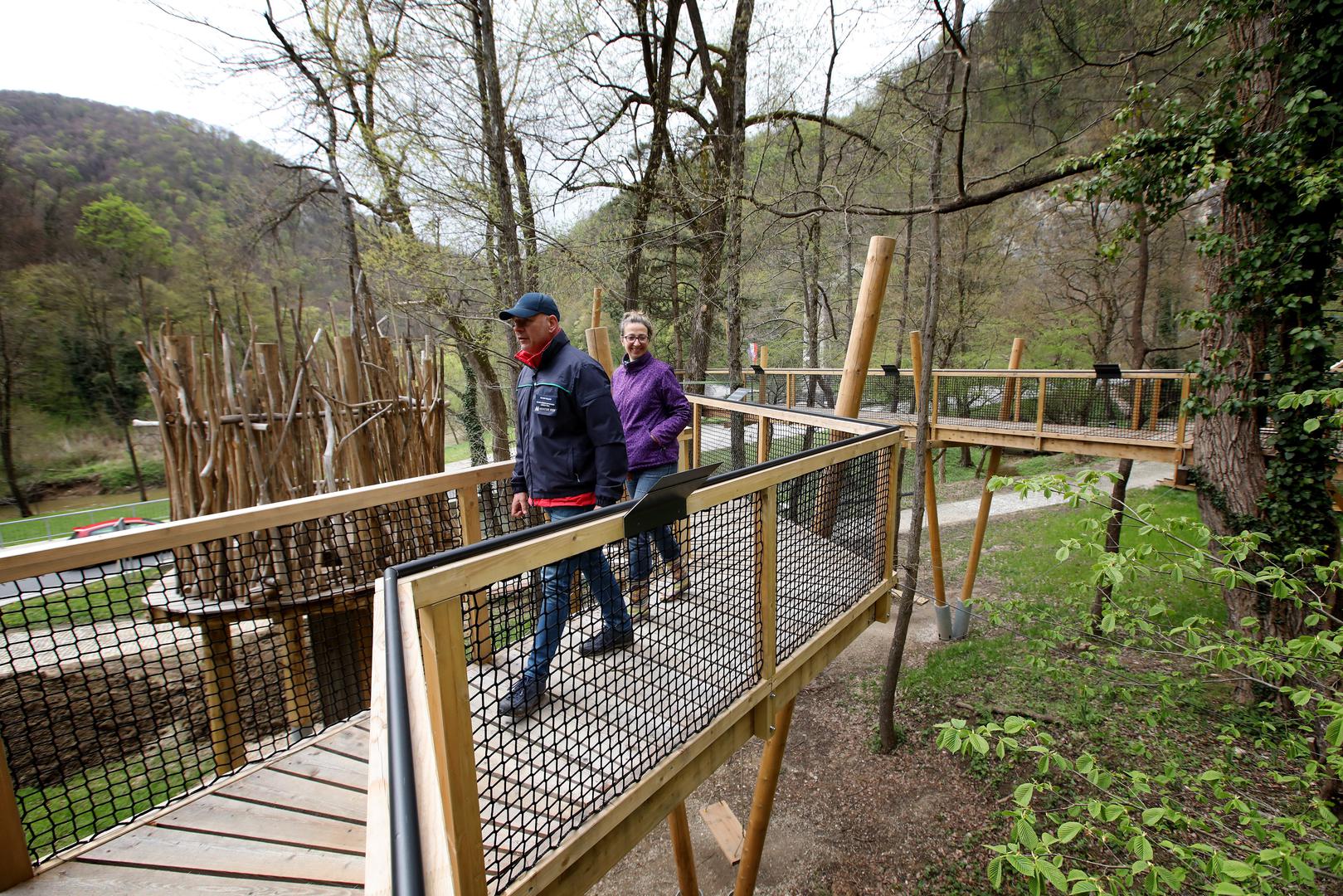 15.04.2021. Klanjec- Turisticka patrola iz Klanjca, grada u Hrvatskom zagorju. Staza kroz krosnje Zelenjak u blizini spomenika hrvatskoj himni.
Photo: Boris Scitar/Vecernji list/PIXSELL