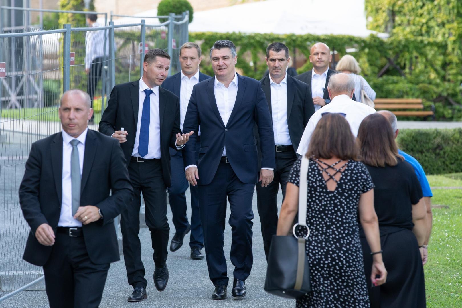 19.08.2020., Zagreb - Posljednji ispracaj nekadasnjeg saborskog zastupnika i sveucilisnog proferora Josipa Kregara na zagrebackom Krematoriju. Zoran Milanovic.
Photo: Davor Puklavec/PIXSELL