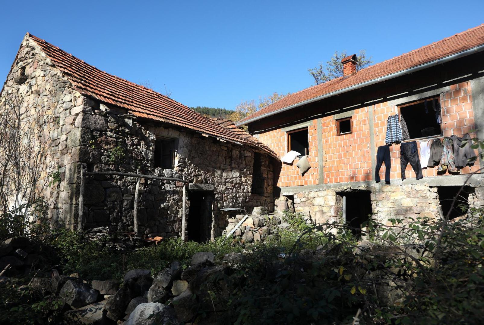 18.11.2020., Mracaj - Reportaza o napustenom selu Mracaj na granici Bosne i Hercegovine i Republike Hrvatske i njegovom jedinom stanovniku Vesi Momicu. Photo: Dusko Jaramaz/PIXSELL