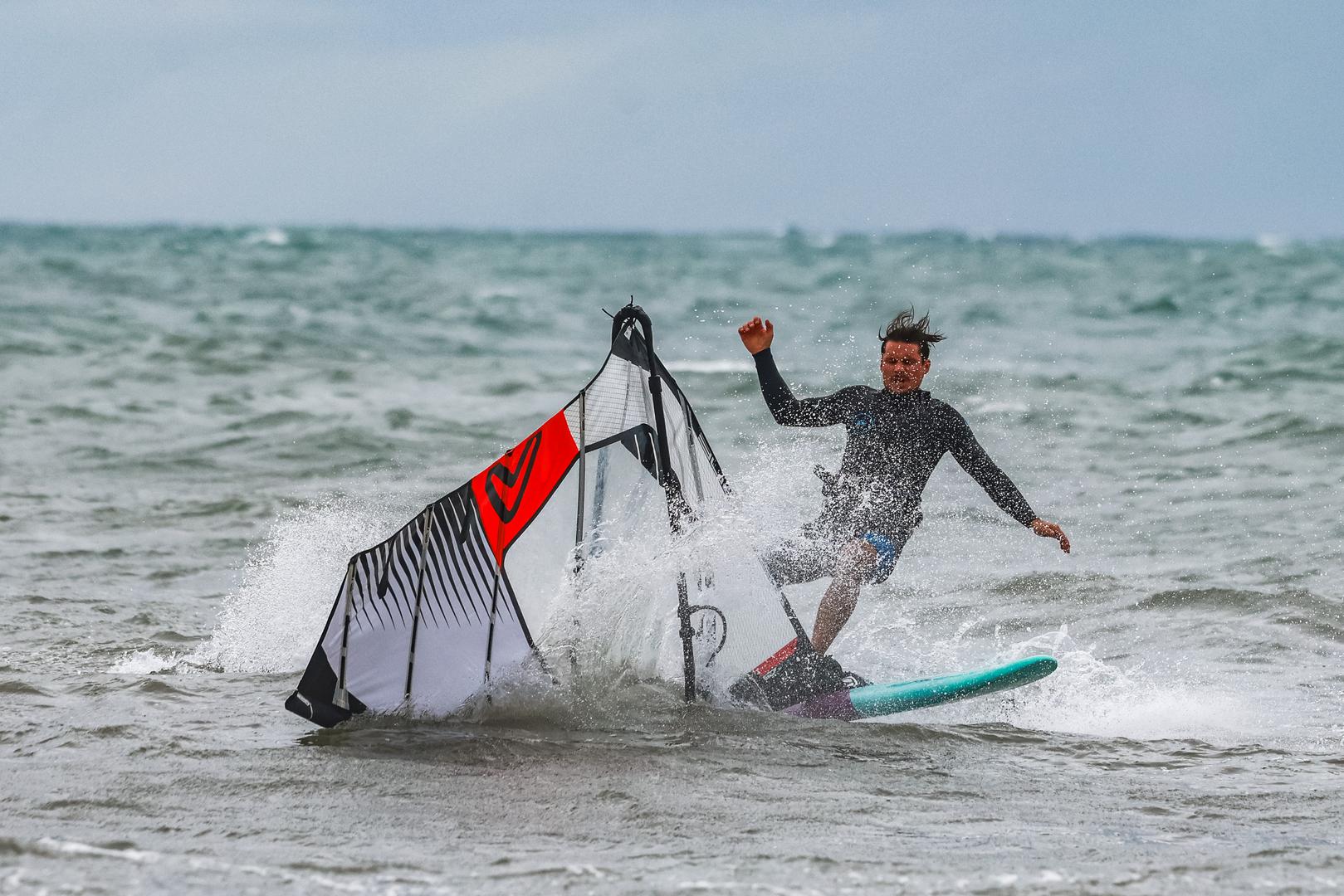 12.09.2024., Umag - Kisa je prvo potopila neke dijelove Umaga, a poslije je jak vjetar izmamio znatizeljne turiste i surfere na more. Photo: Srecko Niketic/PIXSELL