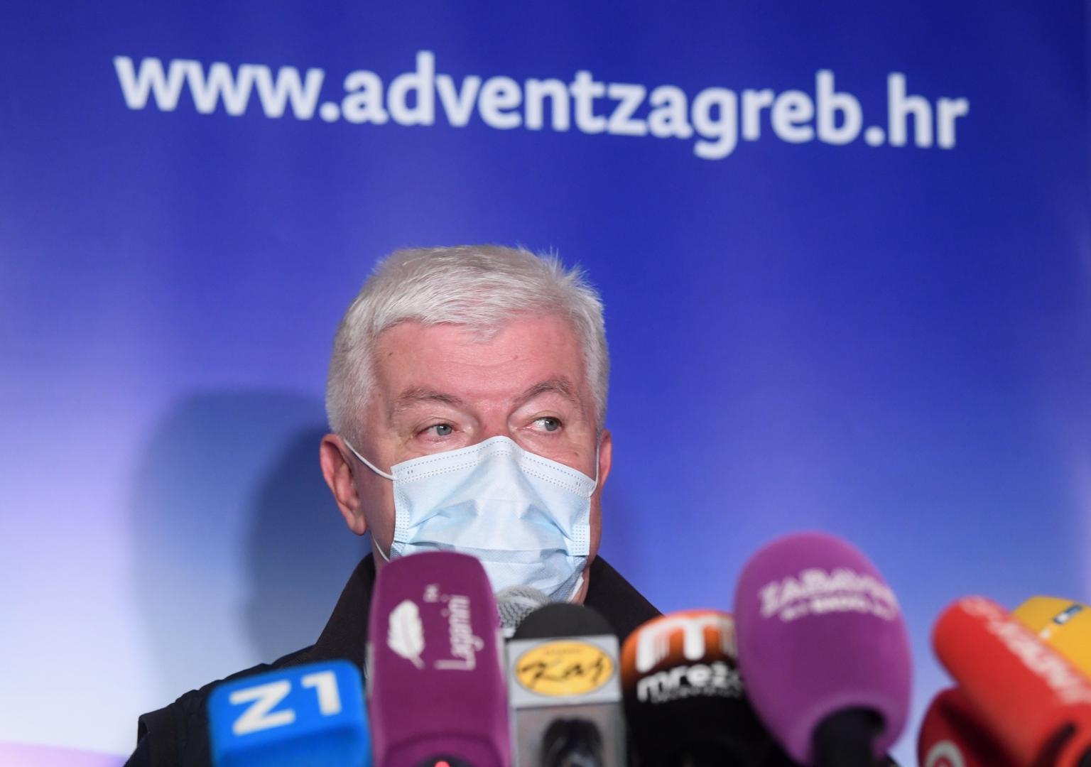 10.11.2020., Zagreb - Gradonacelnik Milan Bandic sa suradnicima odrzao konferenciju za medije na temu odrzavanja manifestacije Advent u Zagrebu u uvjetima pandemije koronavirusa. Uz gradonacelnika, javnosti se obratila i direktorica Turisticke zajednice grada Zagreba Martina Bienenfeld, ravnatelj Nastavnog zavoda za javno zdravstvo Dr. Andrija Stampar dr. Zvonimir Sostar.
Photo: Marko Lukunic/PIXSELL