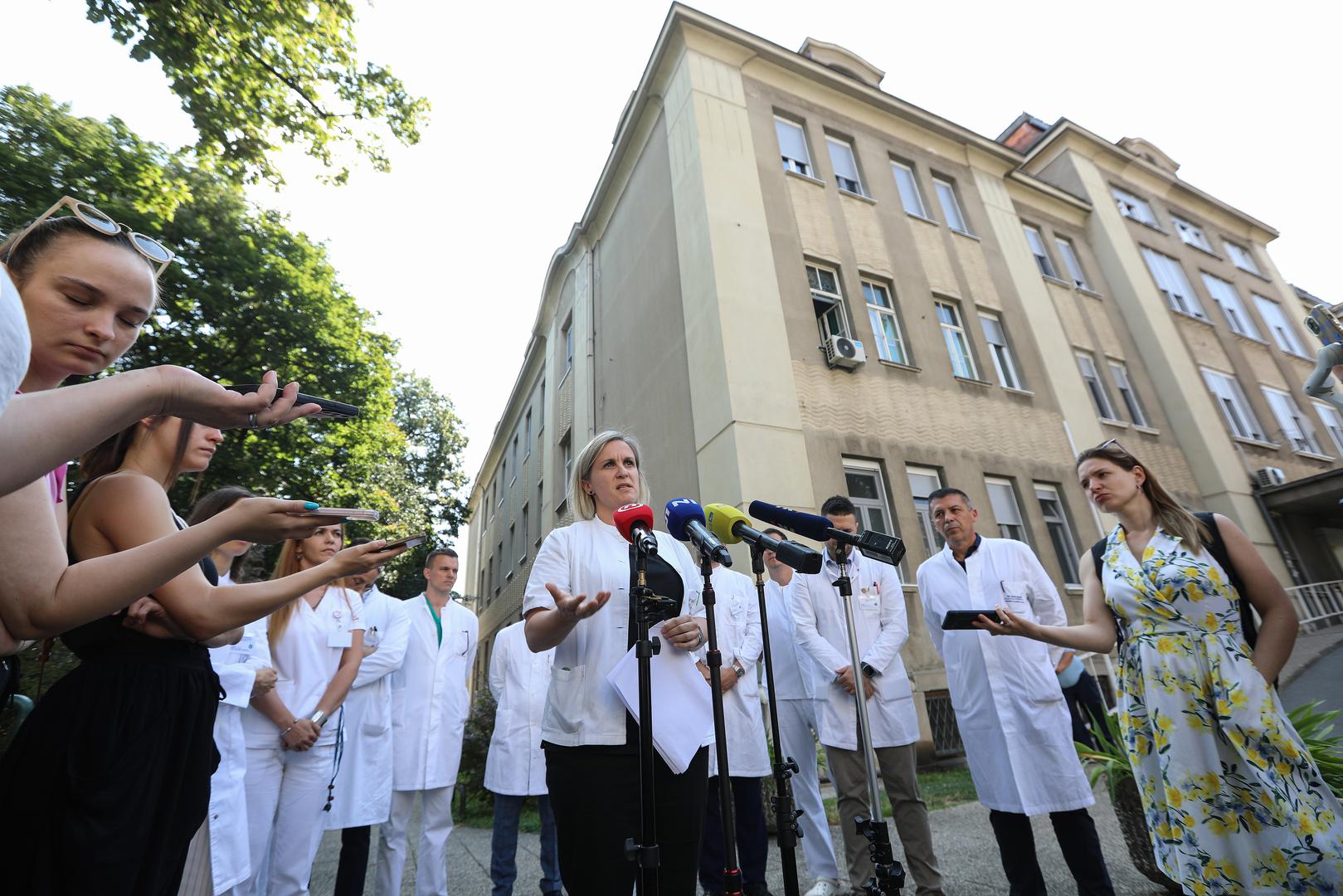 25.07.2024.,Zagreb, Traumatoloska bolnica, konferencija za medije na kojoj je istupilo 17 lijecnika zaposlenih u Klinici za traumatologiju koji se tjednima bore za dostojanstven rad i tretman. Na konferenciji za medije javno su istupili oko svih objeda i neistina koje o njima siri sada vec bivsi Predstojnik Klinike za traumatologiju dr. Vidovic. U ime lijecnika medijima se obratila dr. Ana Cizmic.    Photo: Robert Anic/PIXSELL