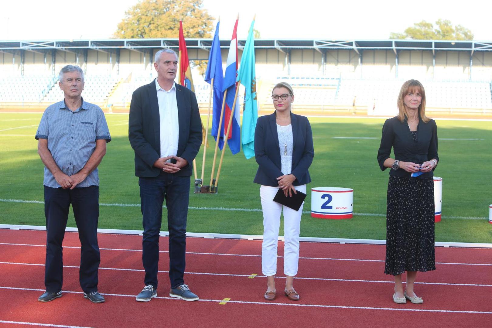 09.09.2020., Karlovac - U nazocnosti brojnih sportasa, sportskih djelatnika i uglednika otvorena je novoobnovljena atletska staza na stadionu Branko Cavlovic Cavlek. Stazu uoci pocetka medunarodnog atletskog mitinga je otvorila ministrica turizma i sporta RH Nikolina Brnjac. 

Photo: Kristina Stedul Fabac/PIXSELL