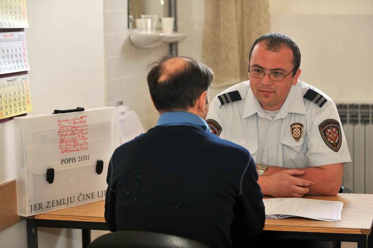 '11.04.2011., Zatvor u Varazdinu, Varazdin, Pavosudni policajac Tomislav Bedekovic zaduzen je za popis stanovnistva u varazdinskom zatvoru Photo: Marko Jurinec/PIXSELL'