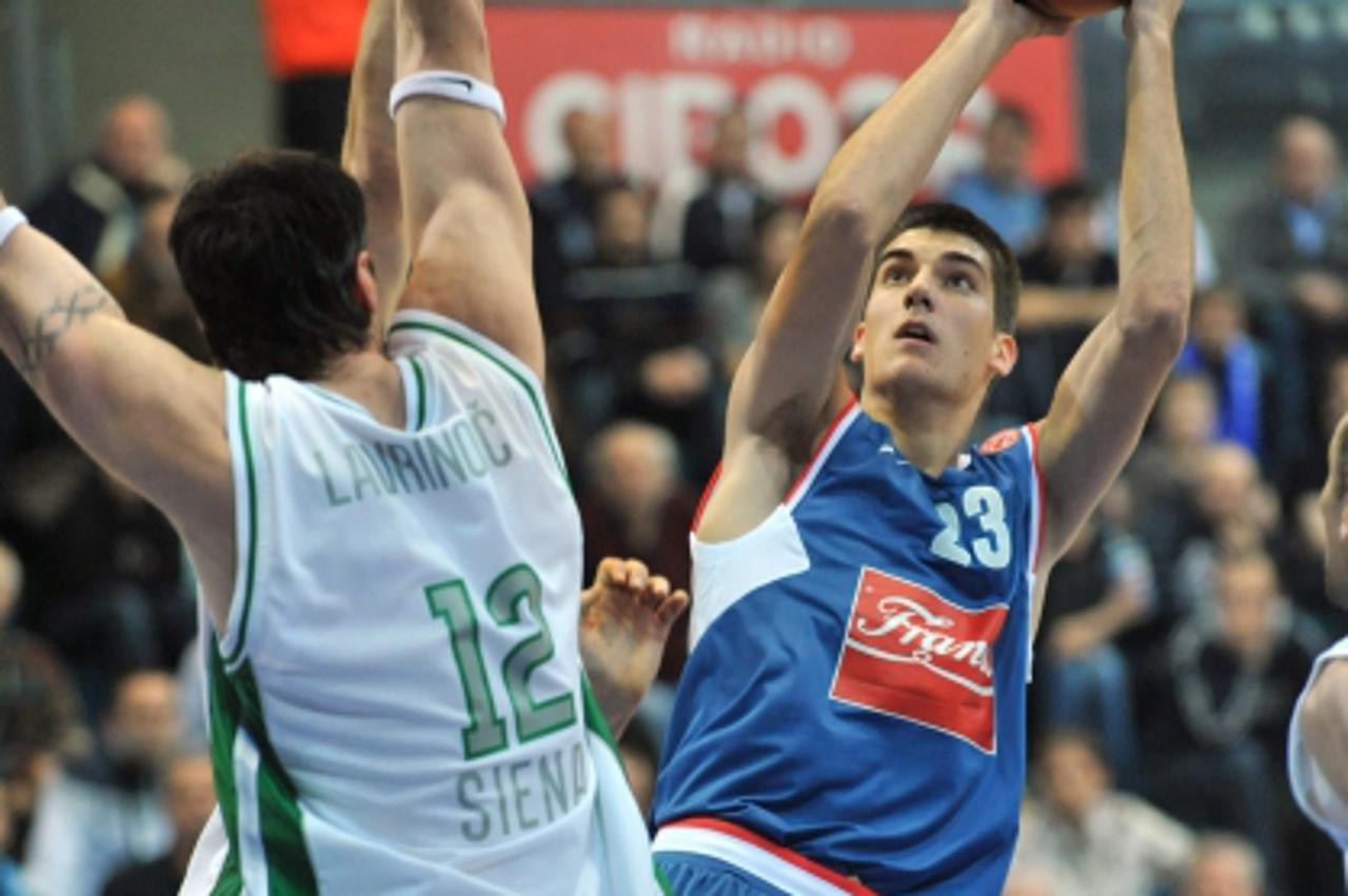 \'08.12.2010., Kosarkaski centar Drazen Petrovic, Zagreb - Euroliga, 8. kolo, Cibona - Montepaschi Siena. Krstanovic Stipe Photo: Antonio Bronic/PIXSELL\'