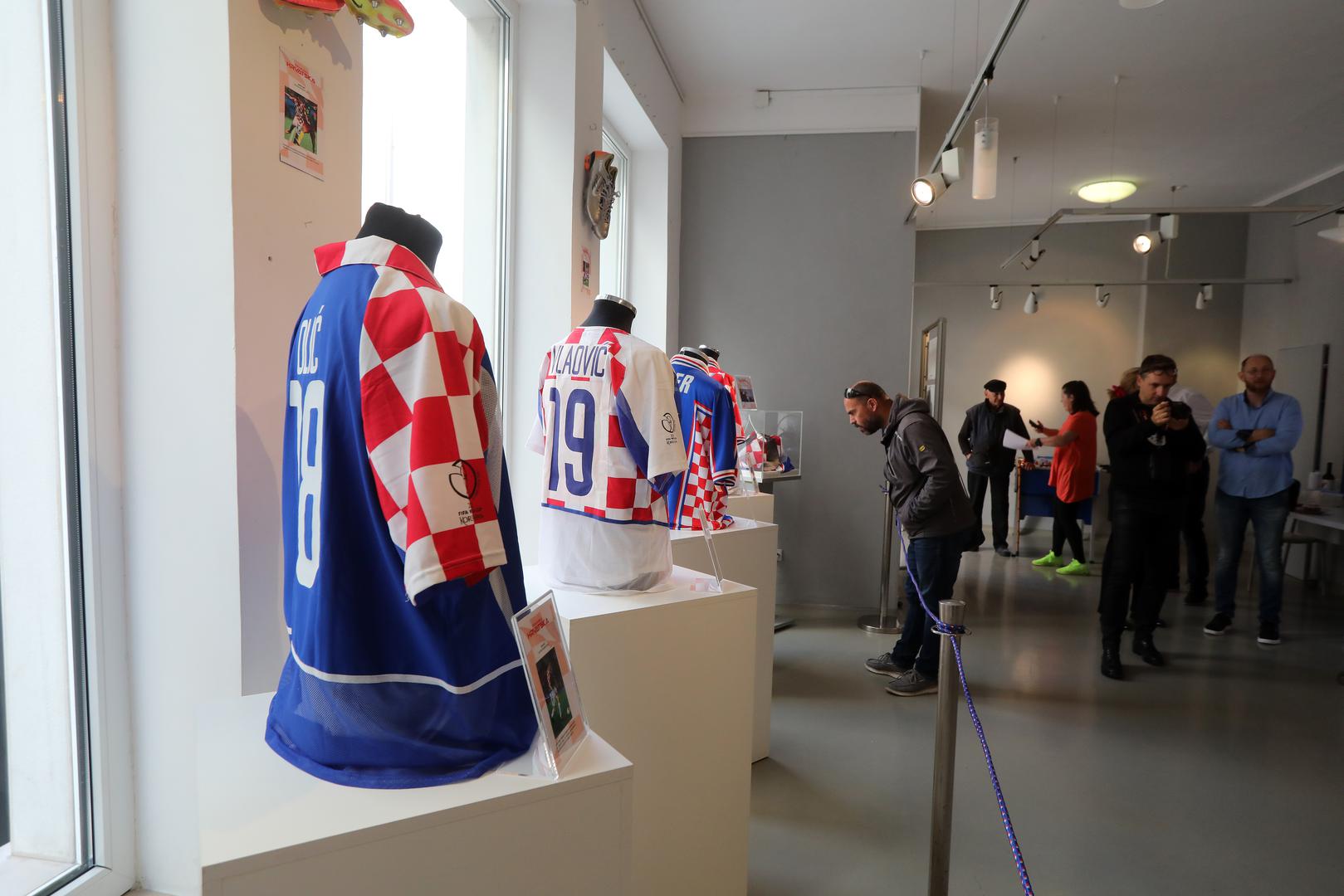 Otvorenje izložbe "Ovdje igra Hrvatska!" u galeriji Decumanus, na kojoj su izloženi dresovi i memorabilije naše reprezentacije iz kolekcije Mišela Budimilića.