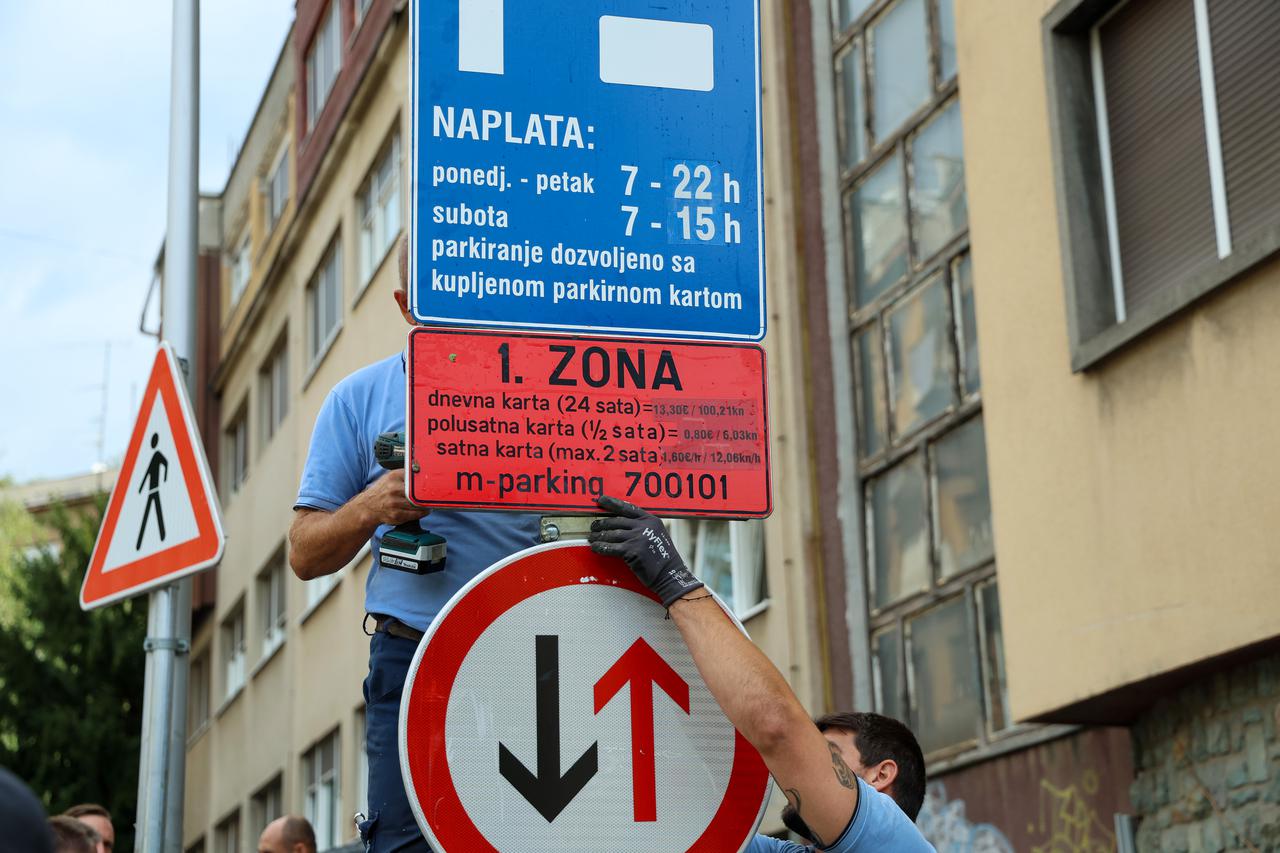 Zagreb: Postavljanje novih informacijskih ploča o novoj zoni parkinga