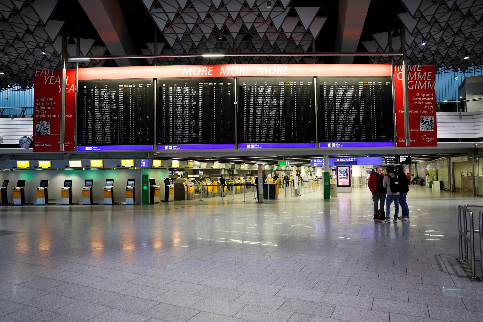 A view of Frankfurt Airport as workers strike, after German trade union Verdi called on workers at Frankfurt, Munich, Stuttgart, Hamburg, Dortmund, Hanover and Bremen airports to go on a 24-hour strike, in Frankfurt, Germany February 17, 2023. REUTERS/Heiko Becker Photo: Heiko Becker/REUTERS