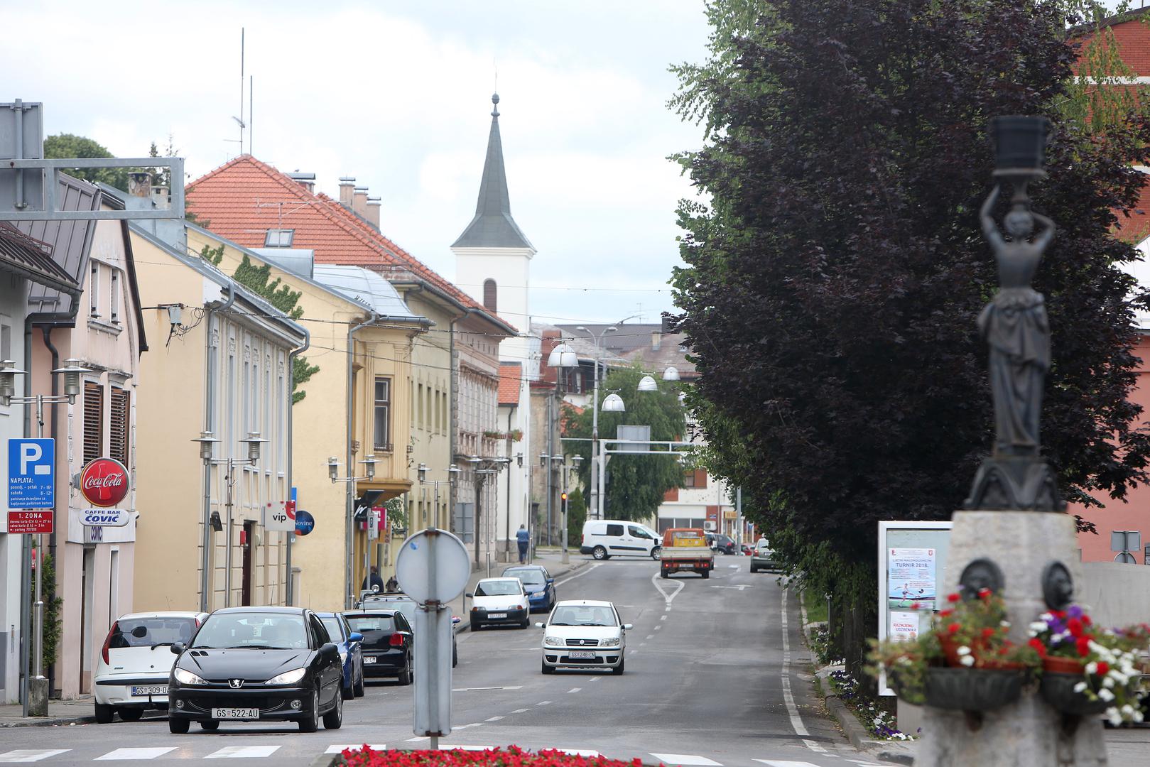 Iako bi mnogi pretpostavili da je Zagreb, teritorijalno najveći hrvatski grad je Gospić koji se prostire na čak 967 km kvadratnih, dok je glavni grad Hrvatske površine od 641 km kvadratnih. 