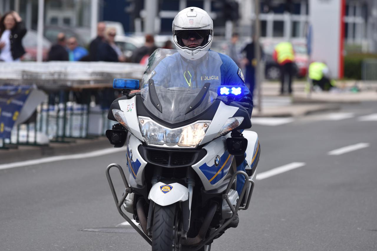 Zadar: Policajci na motorima osiguravaju stazu utrke Wings For Life World Run Zadar