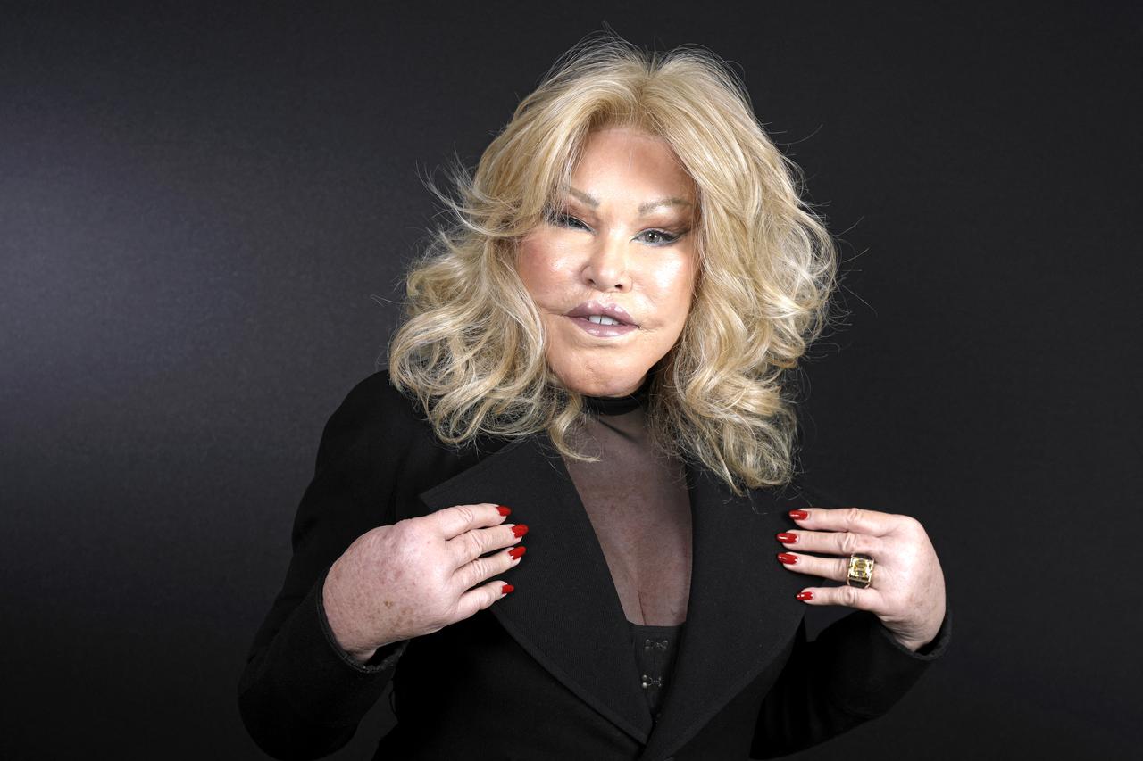 Exclusif - Portraits de Jocelyne (Jocelyn) Wildenstein (La femme chat) lors de l'enregistrement de l'émission "Chez Jordan de Luxe" à Paris