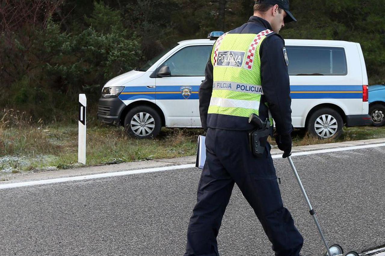 Grebaštica: Automobilom sletio s ceste, policijski očevid u tijeku