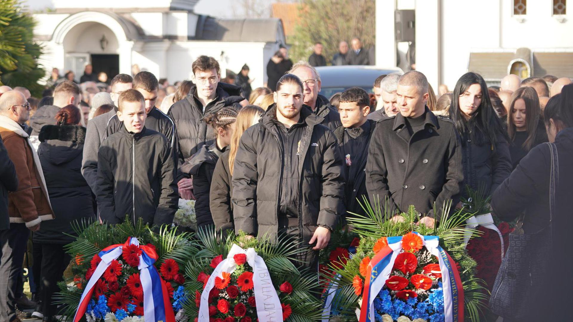 "Nisam imao nikakve veze s ratom u Hrvatskoj. Nisam financirao Arkana, kako neki tvrde. Nisam bio u postrojbama, a u politiku sam ušao tek 1995., nakon rata", rekao je Palma.

