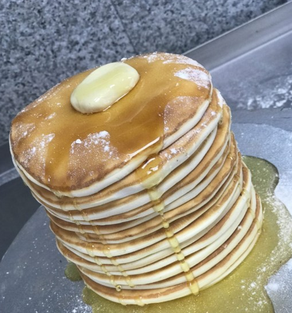 Znao je da će morati preći granice kako bi napravio pravu umjetnost. Svaku minutu u danu provedem radeći na ovome: planira, uređuje videe, radi torte... Izaziva samog sebe.