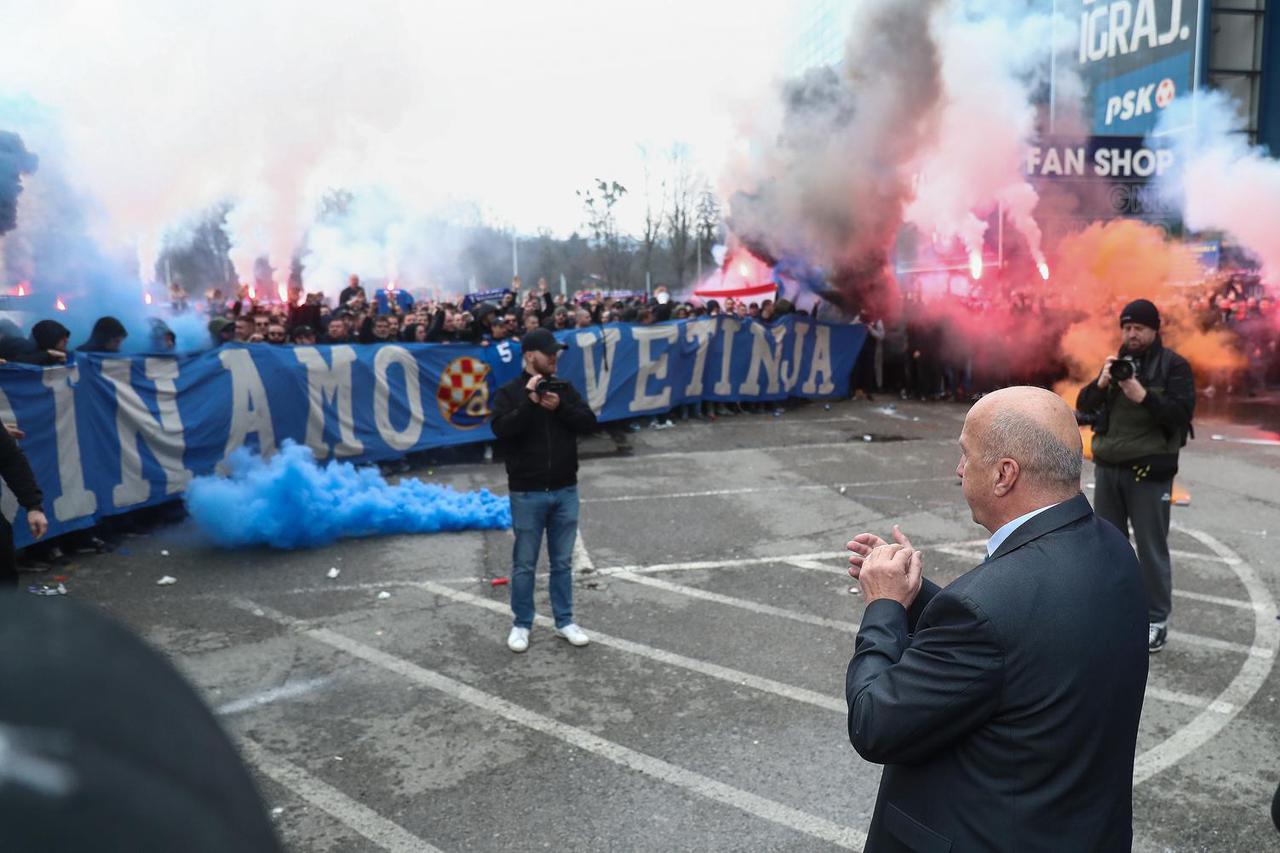 Zagreb: Velimir Zajec novi je predsjednik Dinama, dočekali ga navijači