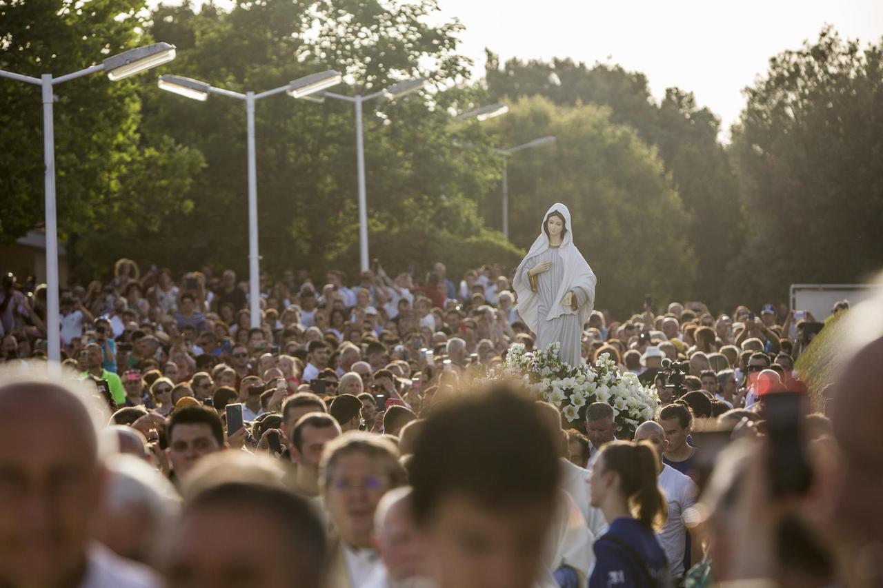 Međugorje: Deseci tisuća vjernika na misi povodom obljetnice ukazanja