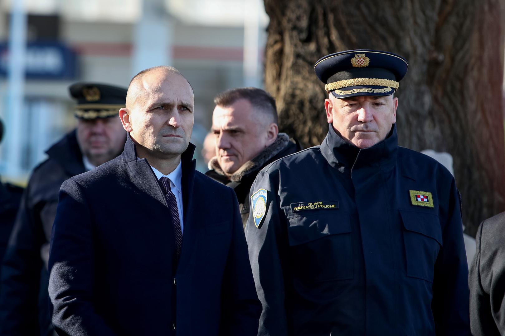 22.01.2024., Zadar - Odavanje pocasti u parku u uvali Jazine kod spomenika hrvatskim braniteljima Photo: Sime Zelic/PIXSELL