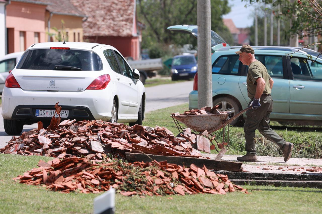 Stanovnici Bošnjaka saniraju štetu nastalu tijekom nedavnog nevremena