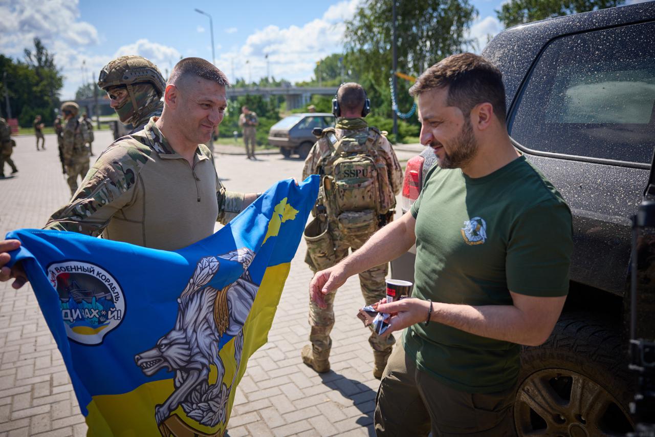 Zelensky Visits Positions Near Bakhmut