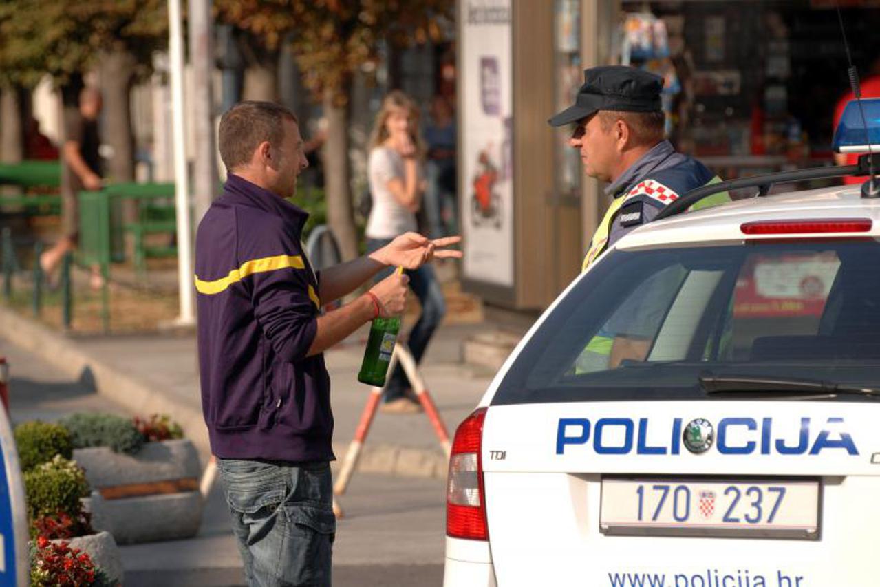 policija