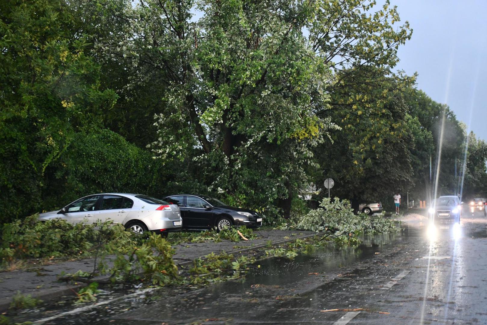 19.07.2023., Slavonski Brod - Posljedice razornog nevremena u Slavonskom Brodu Photo: Ivica Galovic/PIXSELL