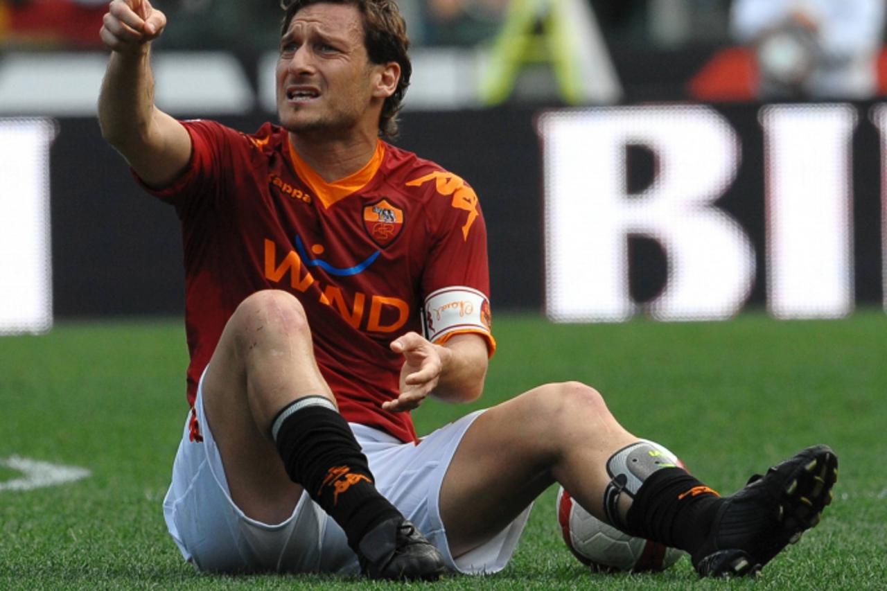 \'11.04.2010, Stadio Olimpico, Roma, ITA, Serie A, AS Rom vs Atalanta Bergamo, im Bild Francesco TOTTI Roma. Foto: nph  /  Andrea Staccioli\'