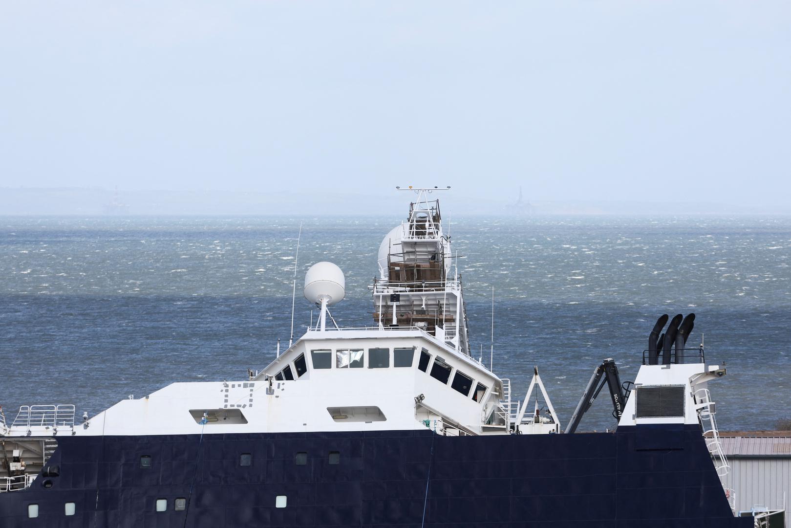 View of the research vessel Petrel after it toppled over in a dry dock in Leith, near Edinburgh, Scotland, Britain, March 22, 2023. REUTERS/Russell Cheyne Photo: RUSSELL CHEYNE/REUTERS