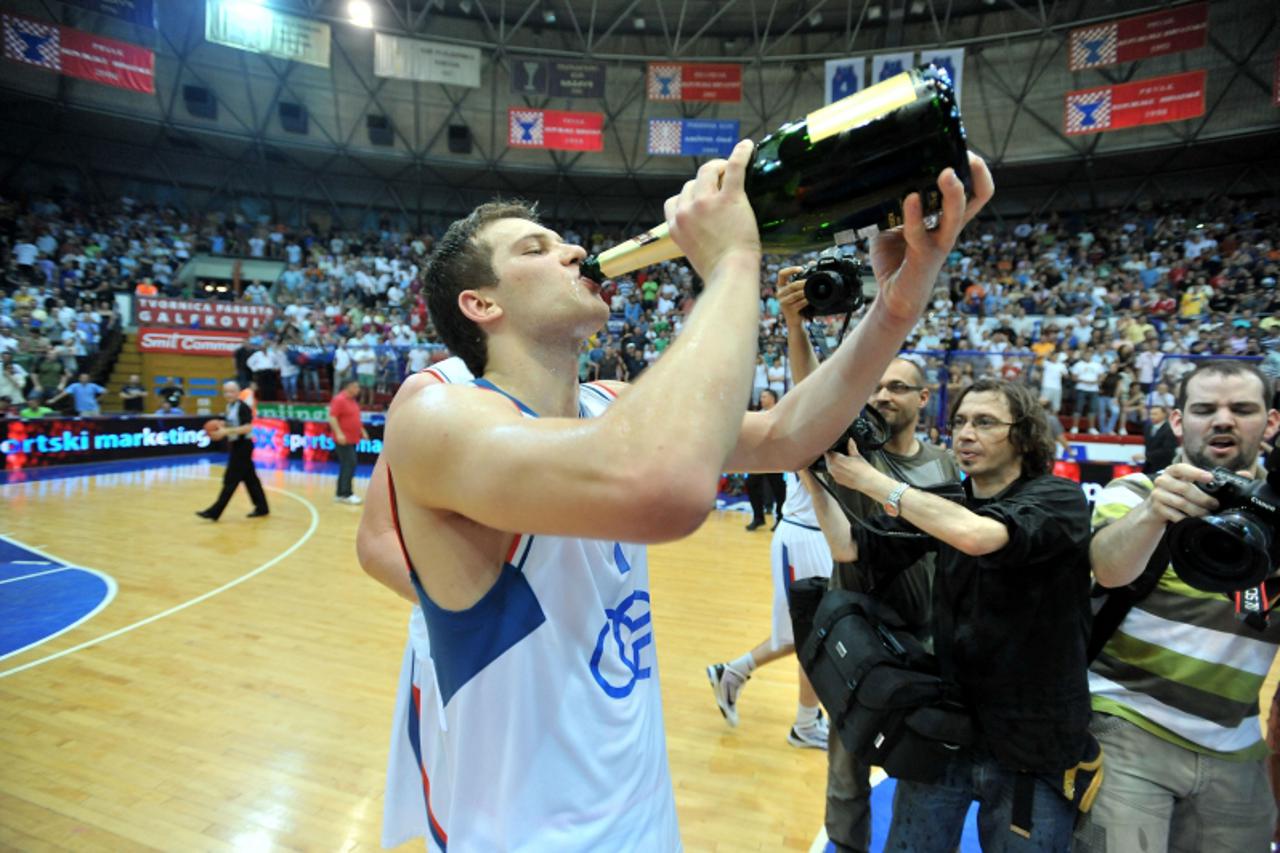 '10.06.2010., Kosarkaski centar Drazen Petrovic, Zagreb - 5. utakmicu finala Prvenstva Hrvatske u kosarci odigrali su KK Cibona i KK Zadar. Bojan Bogdanovic. Photo: Antonio Bronic/PIXSELL'