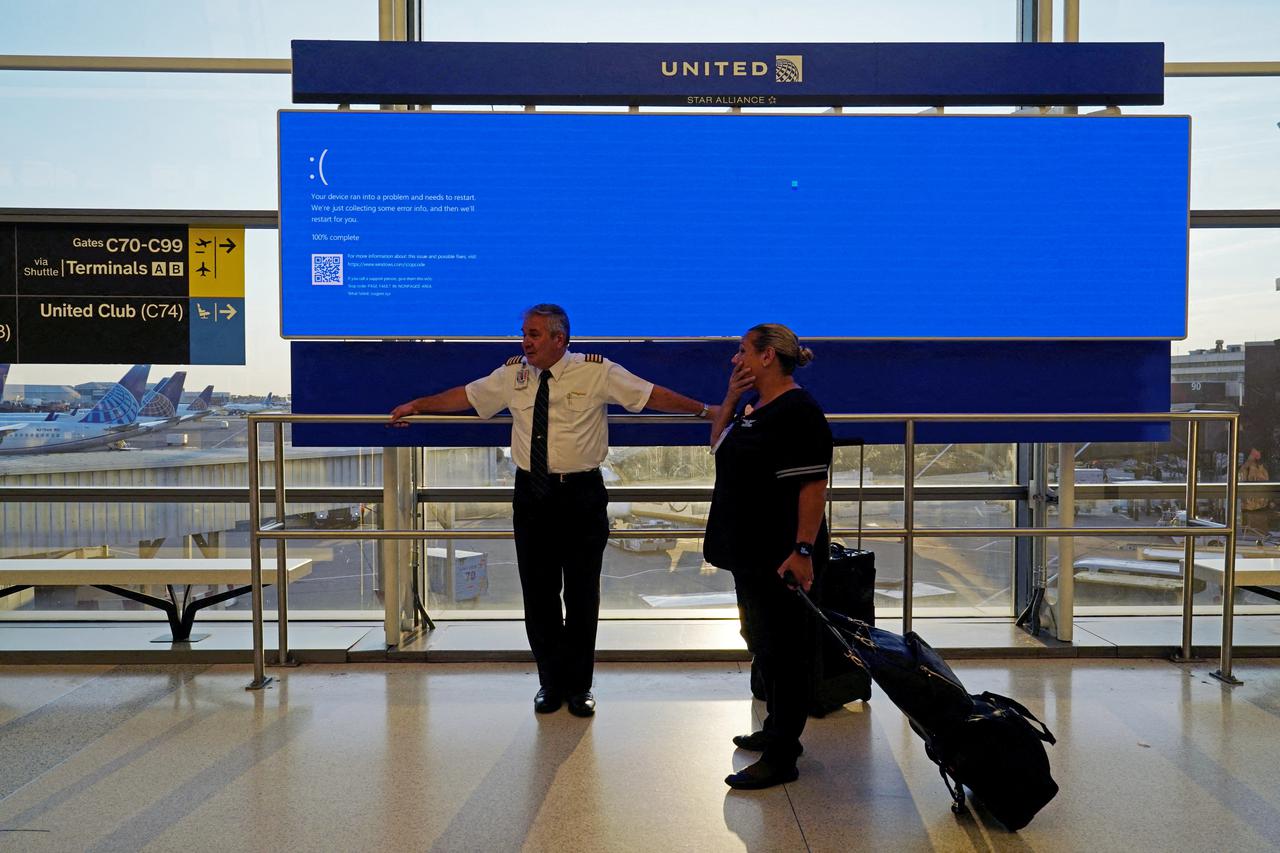 Global IT outages at Newark International Airport