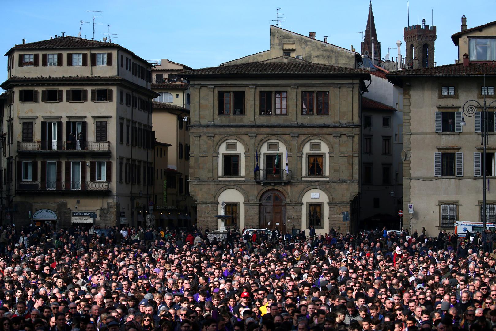 Fiorentinina je momčad ušla u crkvu prije 9.30, a nakon njih mlada i ženska ekipa. 

