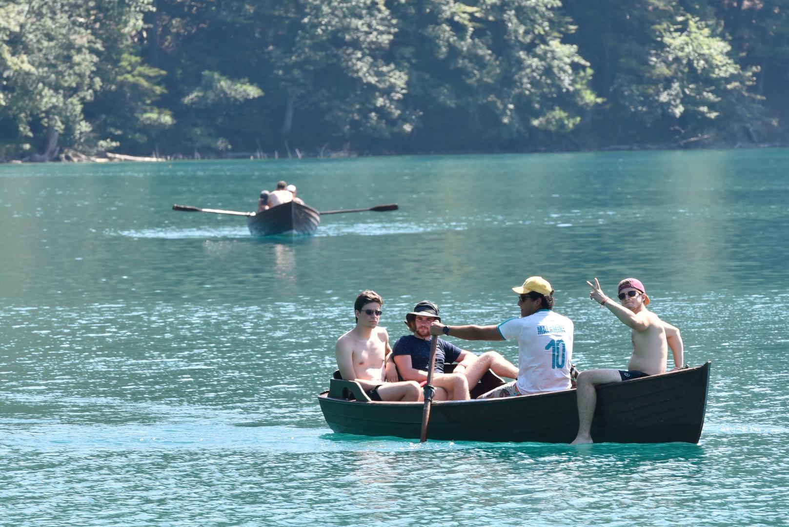 Gosti sa svih strana svijeta Prebrojili su lani 1,795.670 turista u Parku, i ove godine bit će ih toliko. Najbrojniji su Nijemci, slijede Japanci, a dolaze čak i iz Oceanije