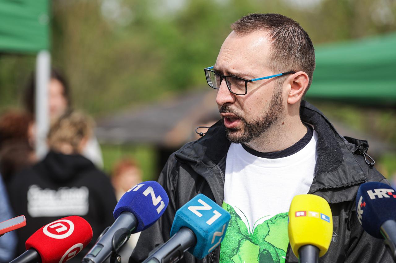 Sesvetski Kraljevec: Gradonačelnik Tomislav Tomašević pridružio se akciji čišćenja okoliša 