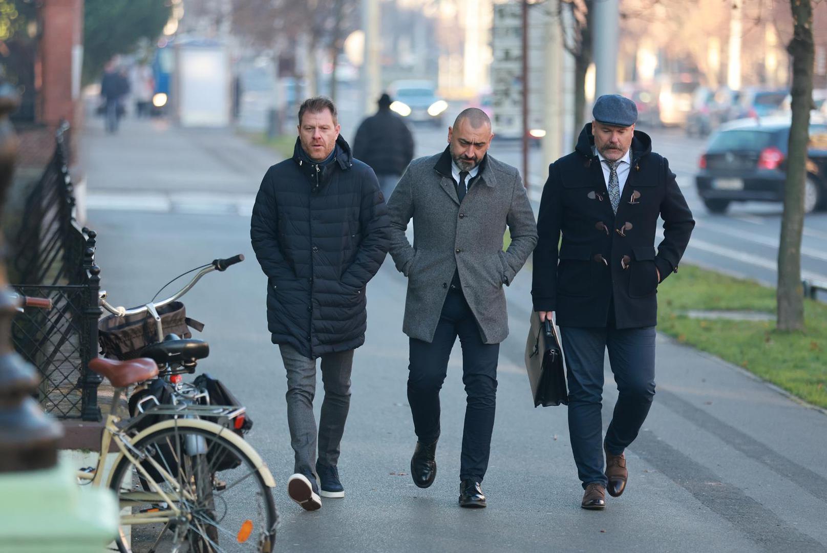 19.12.2024. Osijek - Zupanijski sud. Nakon sto su Mario Mamic i Sandro Stipancic priznali krivicu za izvlacenje novaca od Dinama, danas ce se znati visina kazne za obojicu. Mario Mamic u pratnji odvjetnika stigao na sud. Photo: Davor Javorovic/PIXSELL