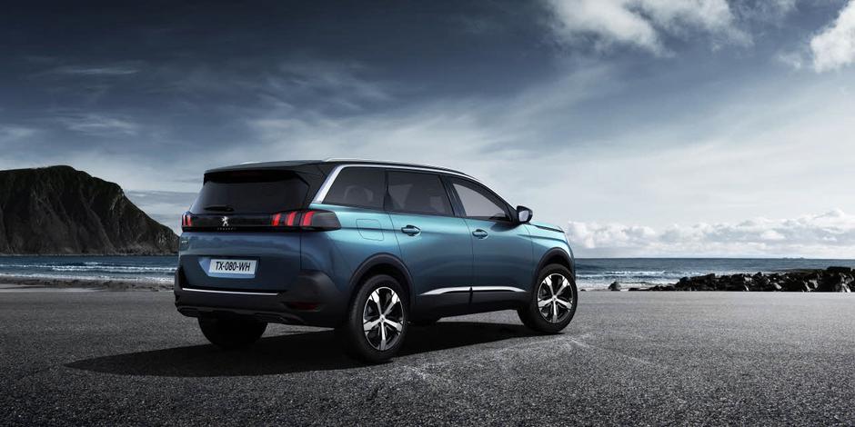 SUV PEUGEOT 5008