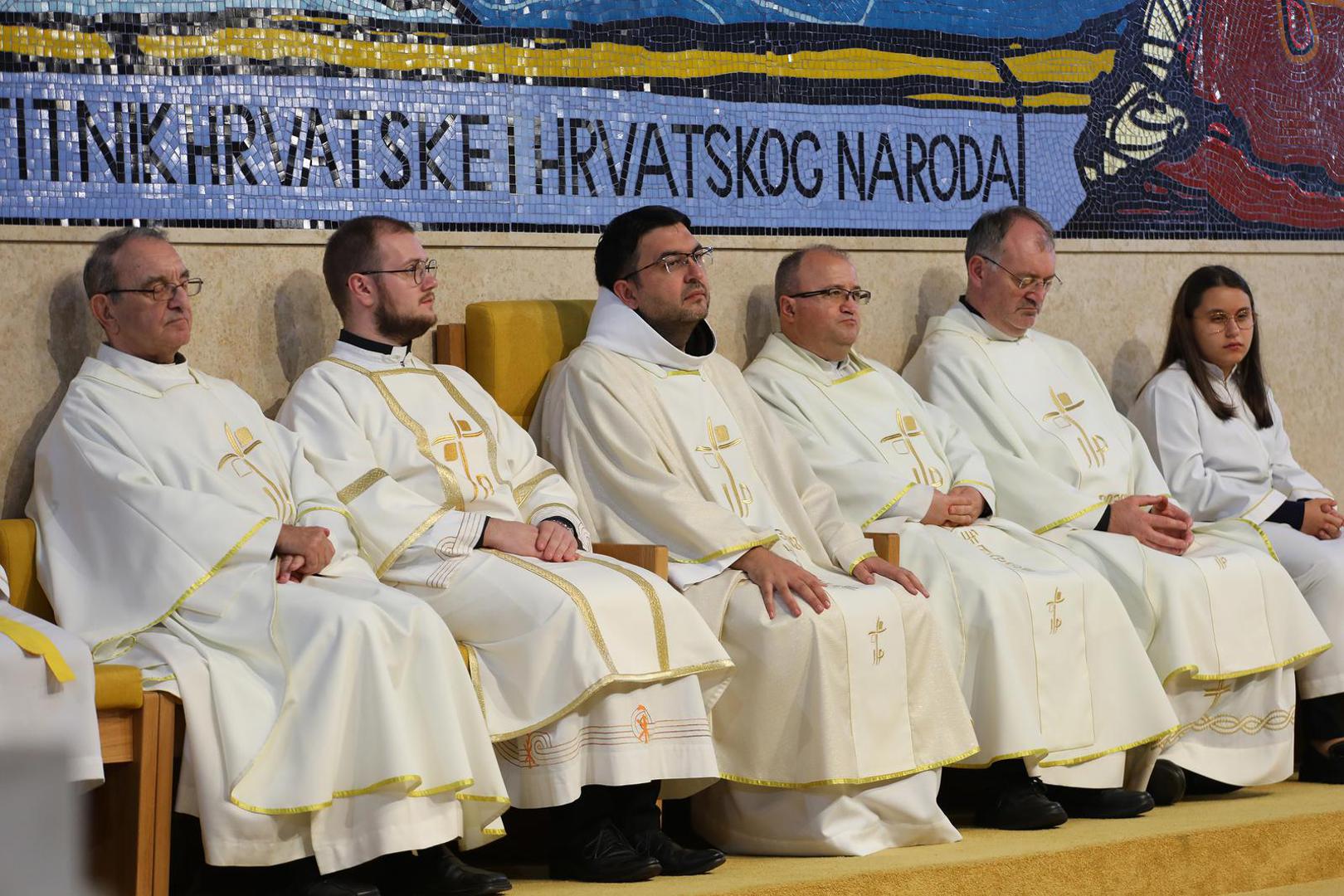 Misno slavlje predvodio je župni vikar u Župi Presvetog Trojstva u Karlovcu fra Siniša Pucić. 