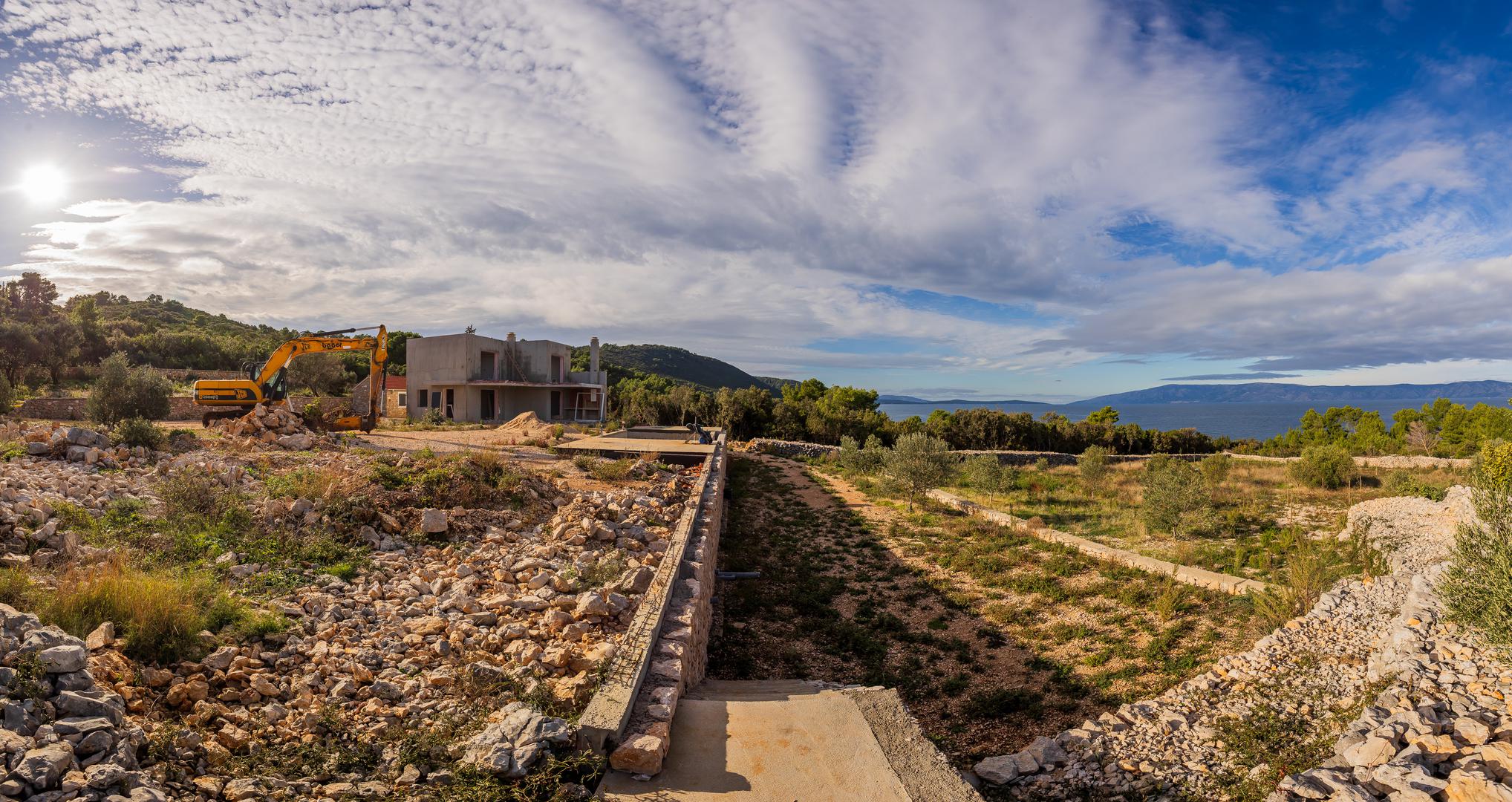 11.12.2023., Zastrazisce Otok Hvar, Bespravno sagradjena Vila Frane Barbarica bivseg sefa HEP-a. Photo: Zvonimir Barisin/PIXSELL