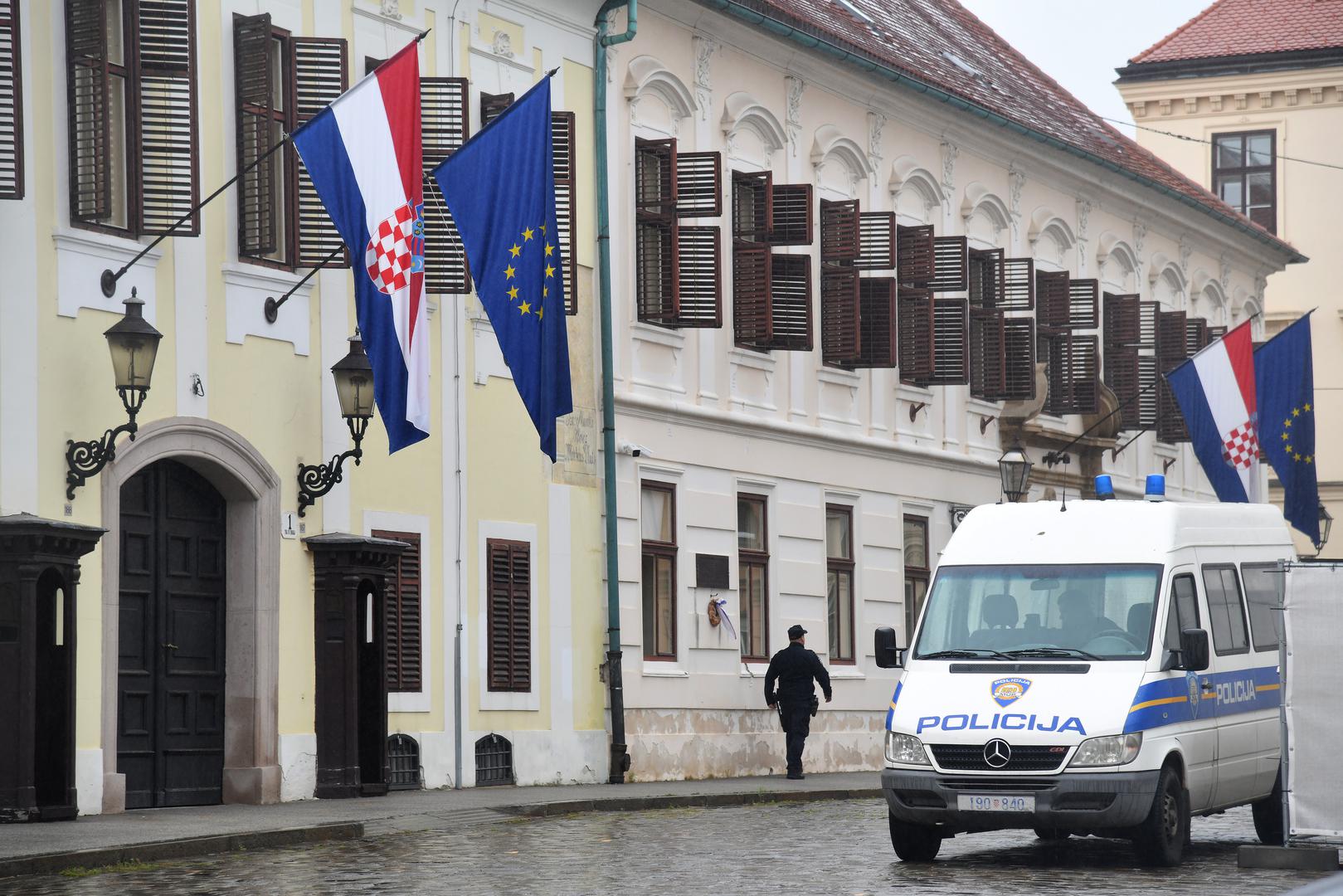 12.05.2023., Zagreb - Interventna policija ispred zgrade Vlade RH na Markovom trgu zbog prijetnji premijeru Andreju Plenkovicu i drugim clanovima Vlade. Photo: Josip Regovic/PIXSELL