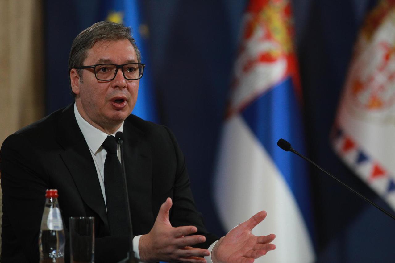 Predsjednik Srbije Vučić se obratio javnosti nakon stravičnog masakra, dječak smješten na psihijatriju, a otac je uhićen