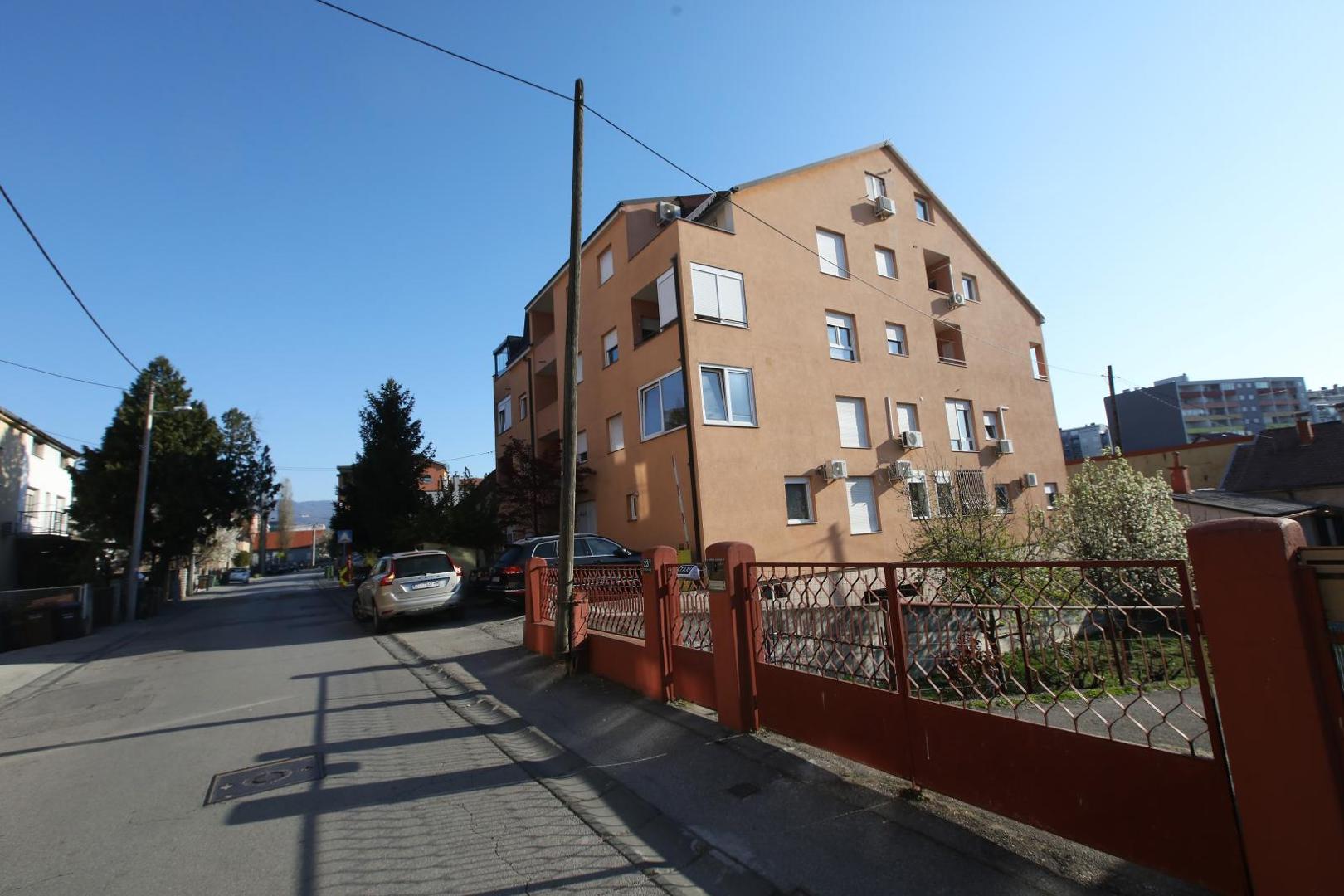 02.04.2020. Zagreb- Ekipa tvrtke Uretek vrsi ispitivanje tla i isanira temelje zgrada koje se ubrzalo nakon velikog potresa u Zagrebu.Zgrada u Stubickoj ulici.
Photo: Boris Scitar/Vecernji list/PIXSELL