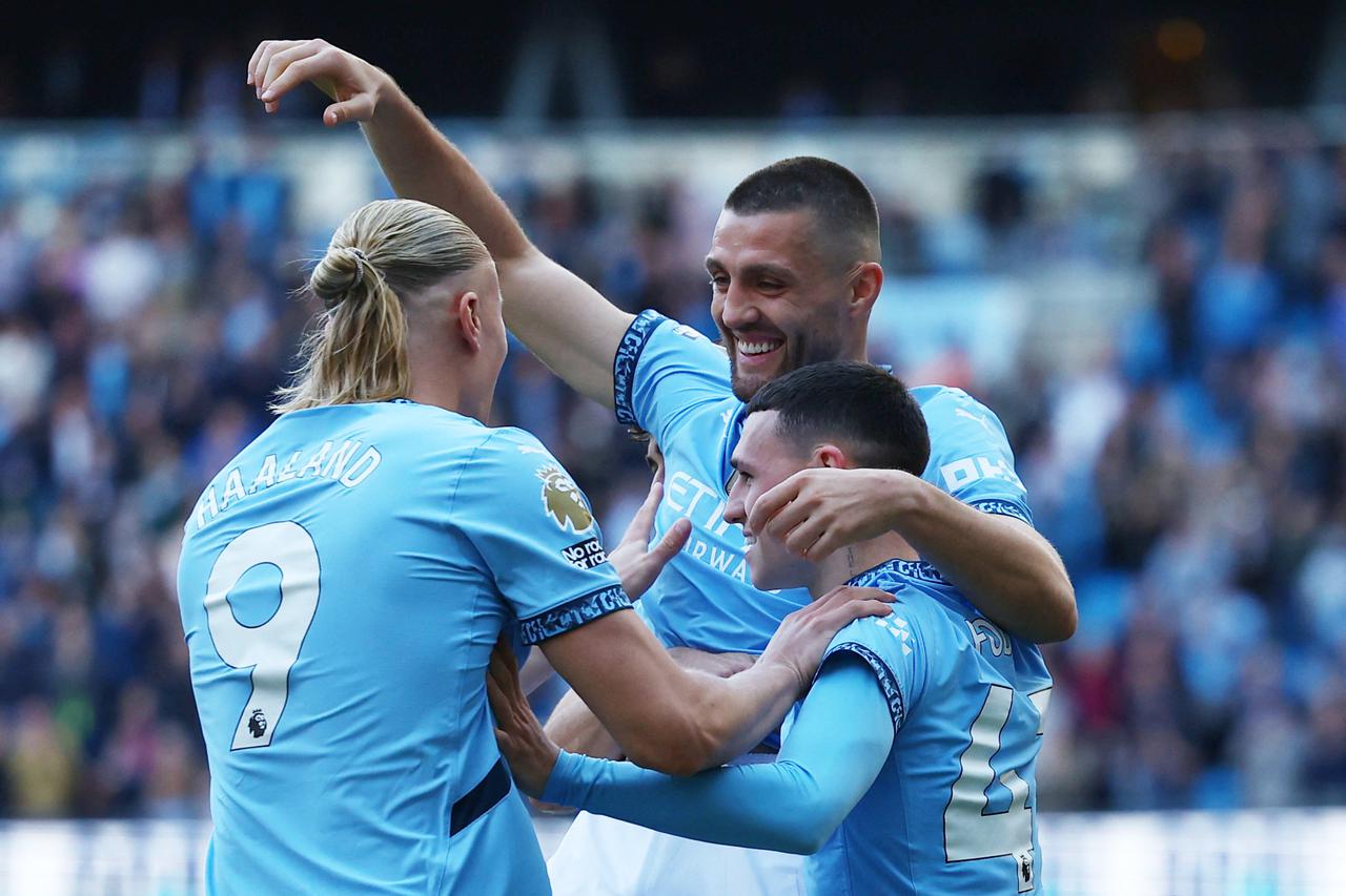 Premier League - Manchester City v Fulham