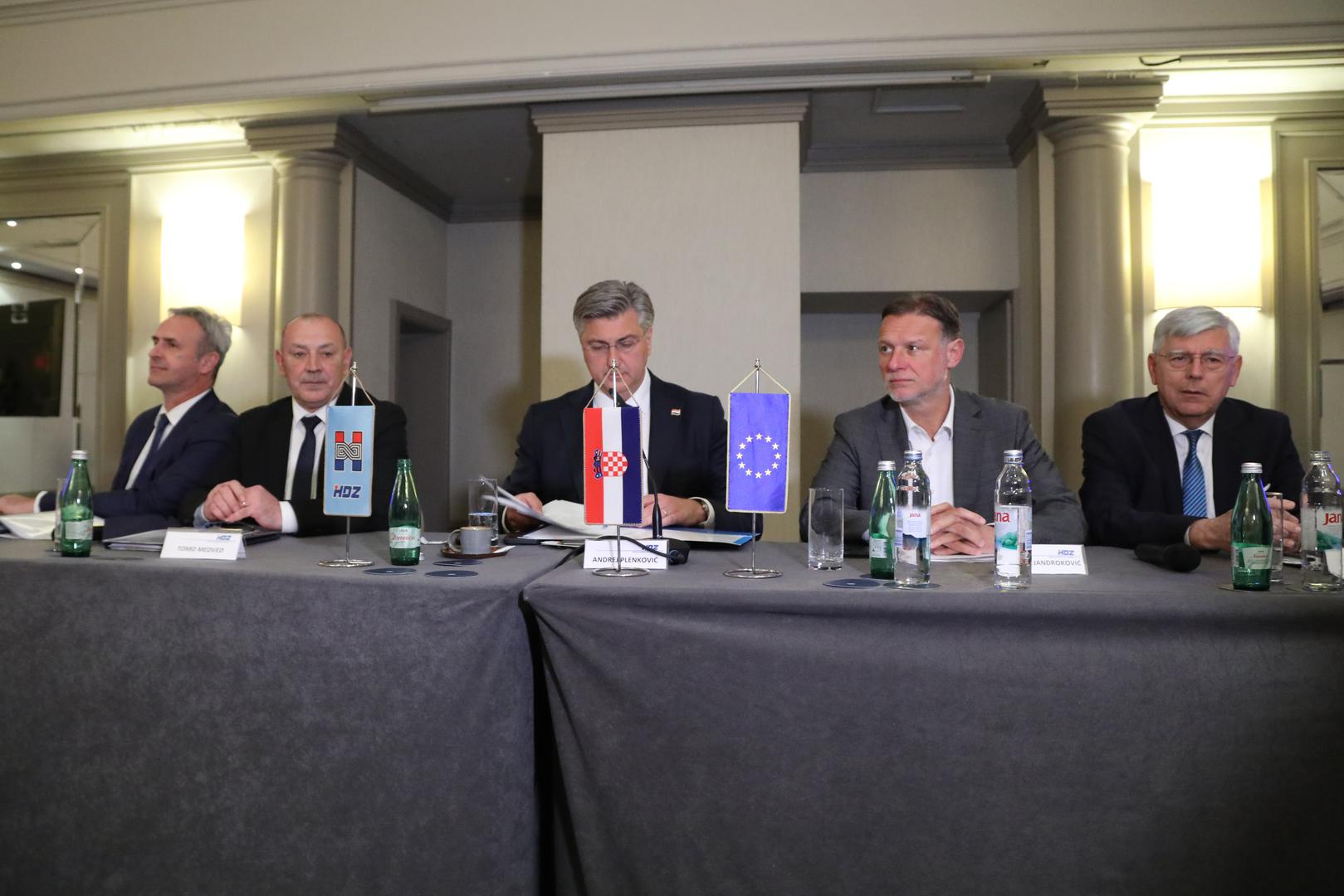 22.04.2024., Hotel Sheraton, Zagreb - U Hotelu Sheraton zapocelo Nacionalno vijece Hrvatske demokratske zajednice. Photo: Luka Batelic/PIXSELL