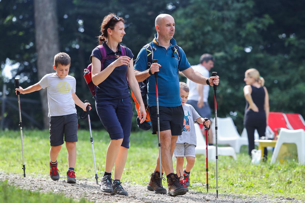 Zagreb: Građani proveli nedeljno prijepode na Sljemenu