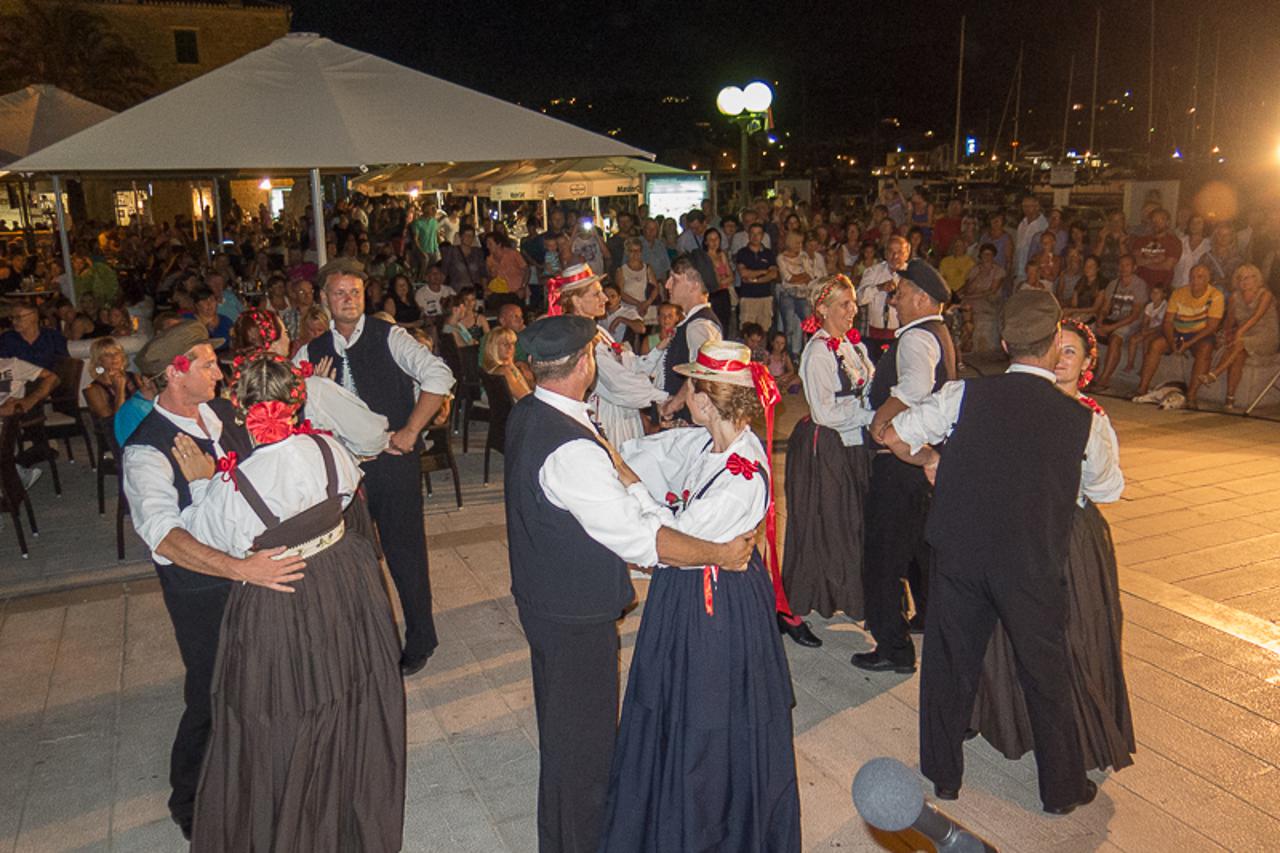 Brod knjižara na Rabu 